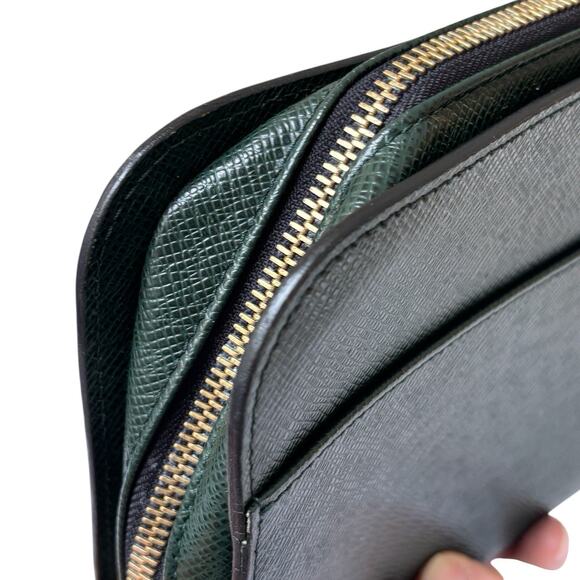 Authenticated‎ Louis Vuitton Taiga Baikal Clutch Bag Epicea / Green. Code… - Picture 8 of 16